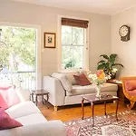 Charm & History 3Bdr Cottage & Garden Studio Close To Sydney Harbour Views