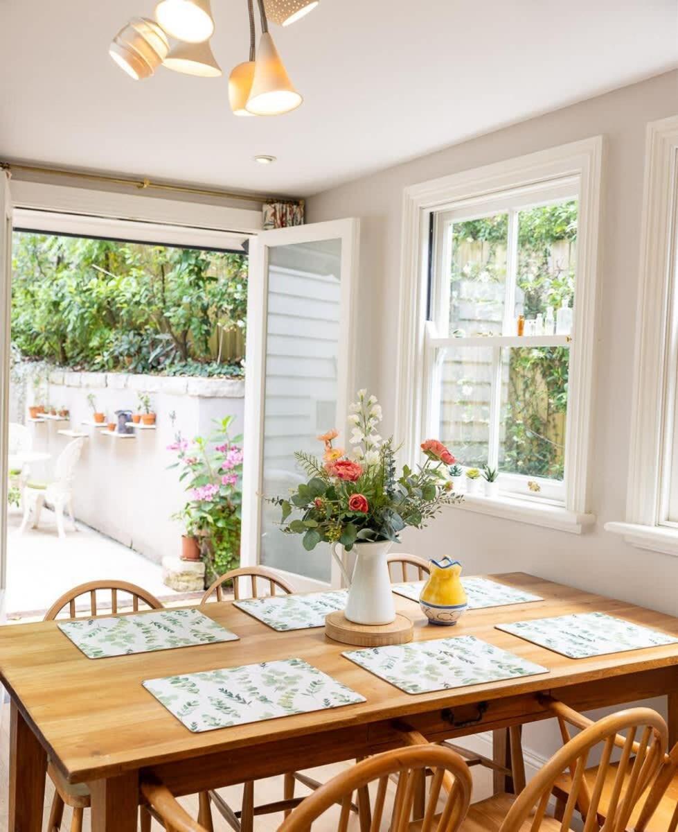 Holiday home Charm & History 3bdr & Garden Close To Harbour Views