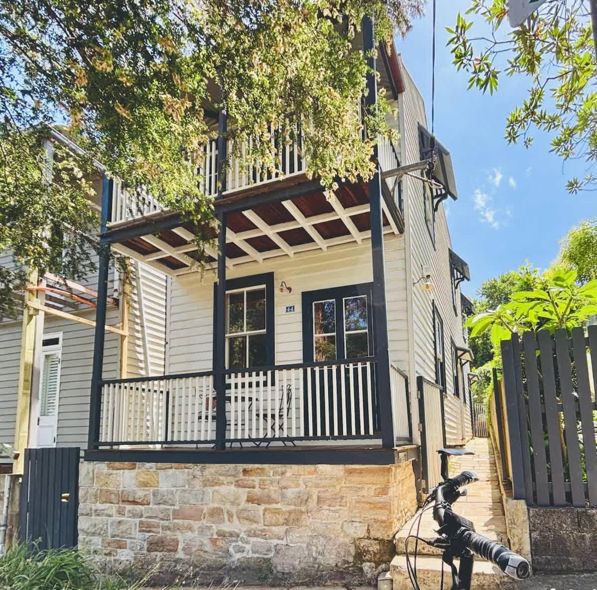 Charm & History 3bdr & Garden Close To Harbour Views Holiday home *