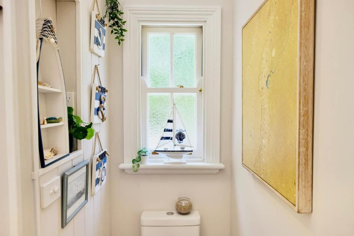 Charm & History 3bdr & Garden Close To Harbour Views Sydney