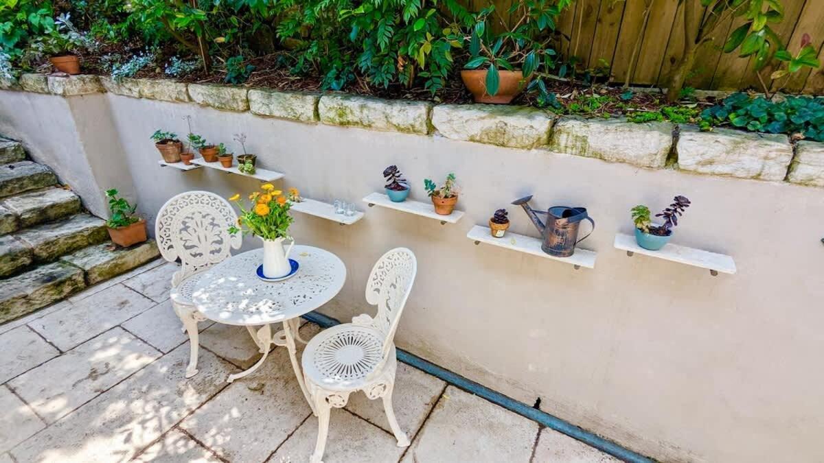Charm & History 3bdr & Garden Close To Harbour Views Holiday home *