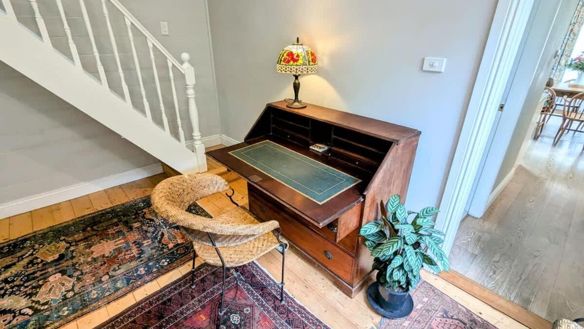 Holiday home Charm & History 3bdr & Garden Close To Harbour Views *