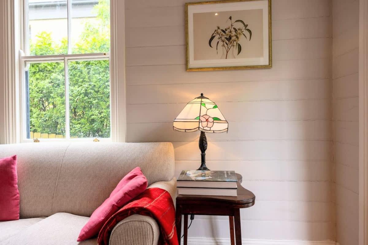 Charm & History 3bdr & Garden Close To Harbour Views Holiday home *