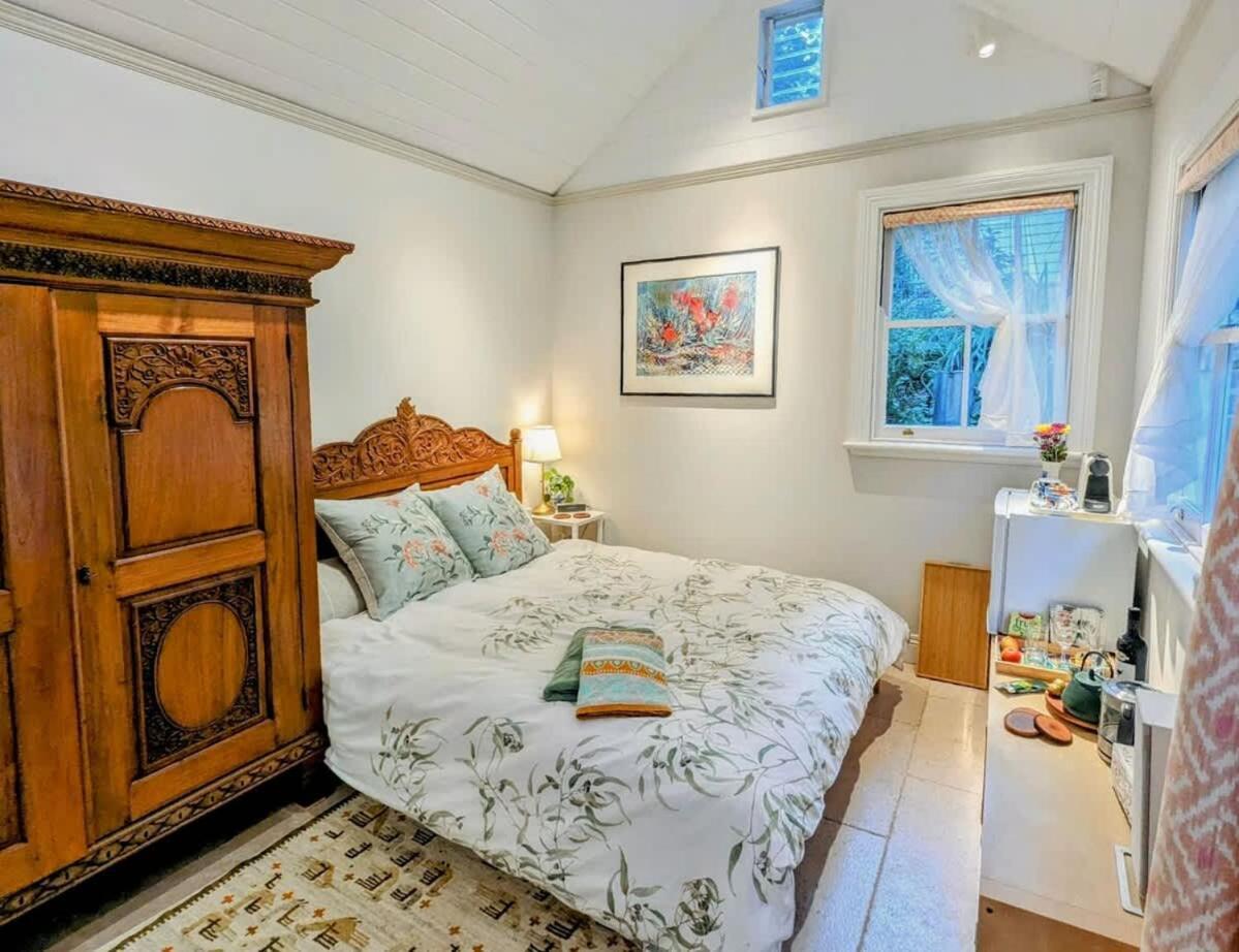 Holiday home Charm & History 3bdr & Garden Close To Harbour Views Sydney