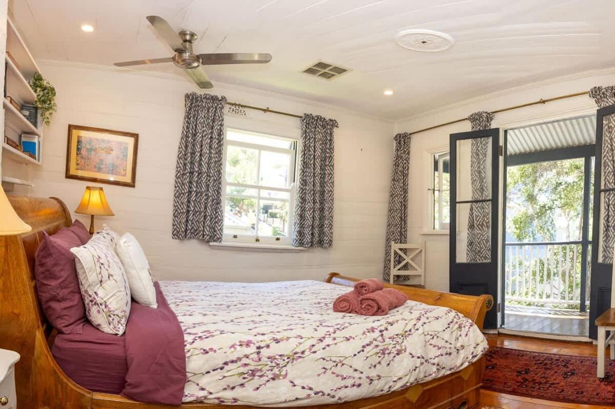 Holiday home Charm & History 3bdr & Garden Close To Harbour Views